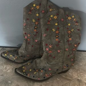 Girls Roper size 2 boots